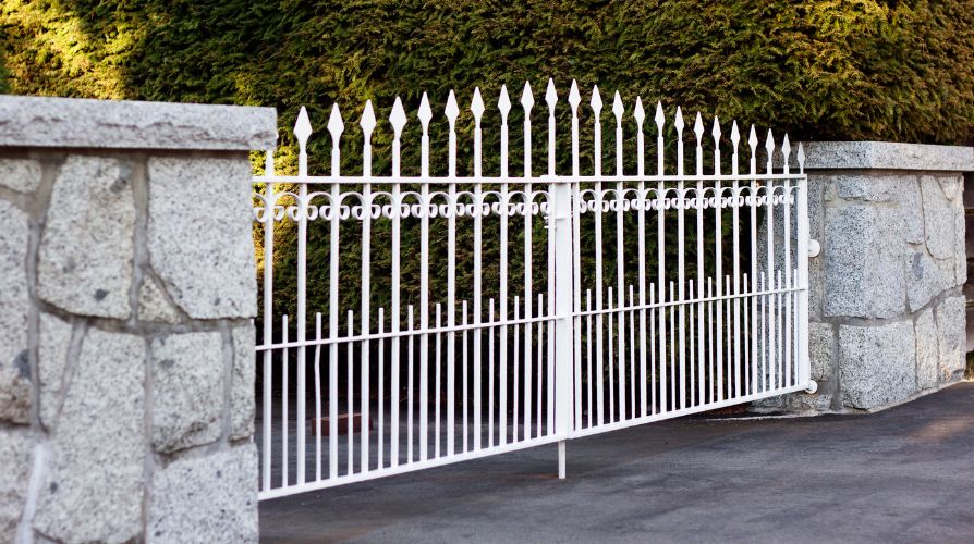 Strong Gate Hardware That Gets the Job Done